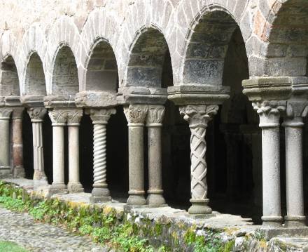 Cloister Lavaudieu